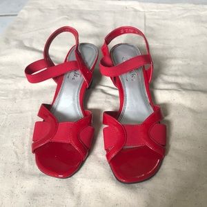 Red Life stride sandals